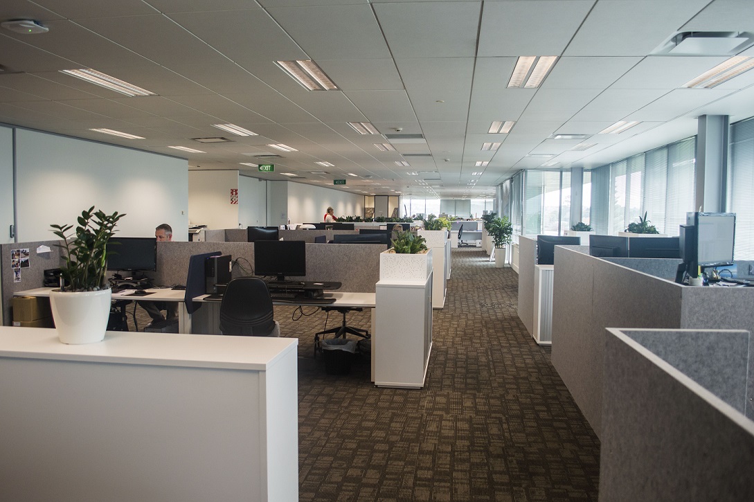 OPEN PLAN DESKING